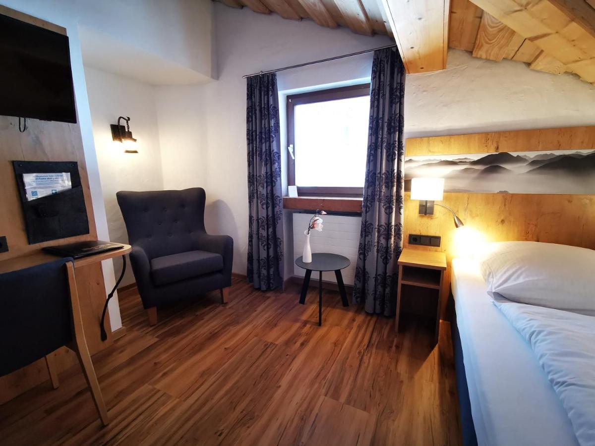 Gasthof & Hotel Zur Post 발가우 외부 사진