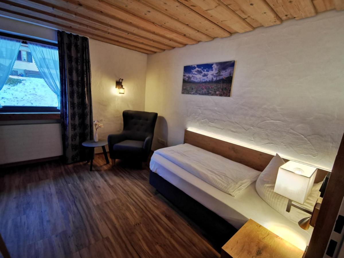 Gasthof & Hotel Zur Post 발가우 외부 사진