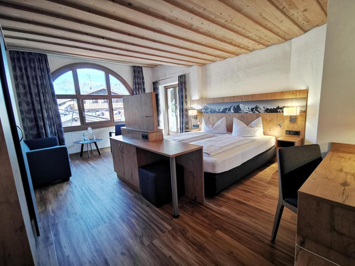 Gasthof & Hotel Zur Post 발가우 외부 사진