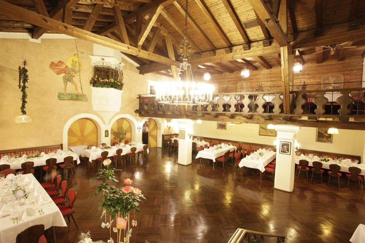 Gasthof & Hotel Zur Post 발가우 외부 사진
